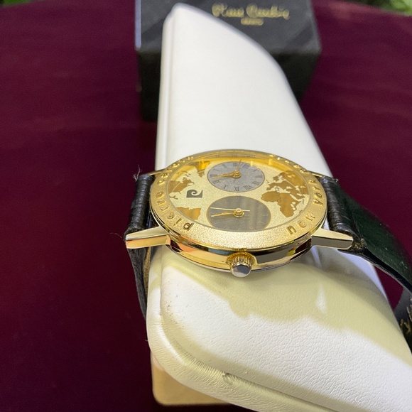 Rare and Vintage Pierre Cardin Paris, Dual Time Watch - Picture 3 of 7